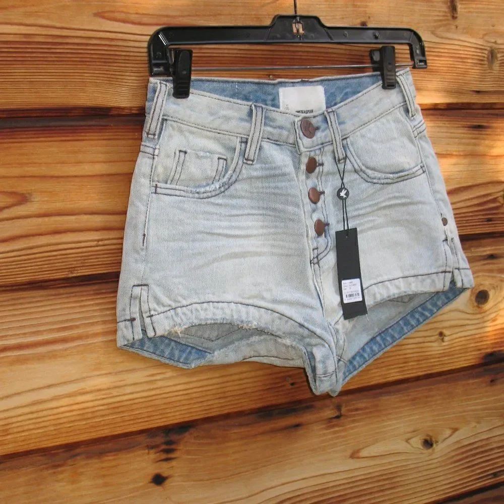 NWT High Rise Denim Shorts - Picture 3 of 8